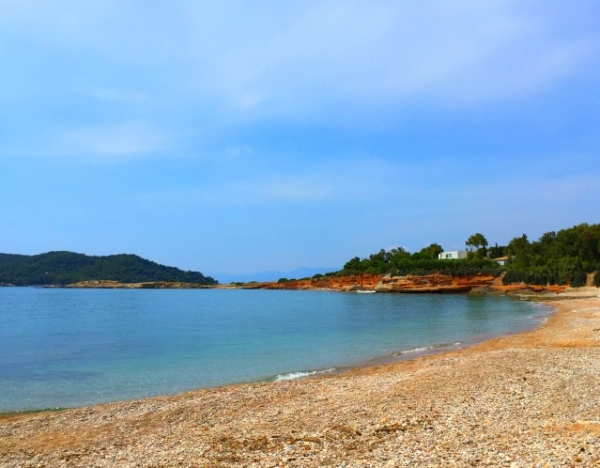 Παραλία Κουζουνός στις Σπέτσες